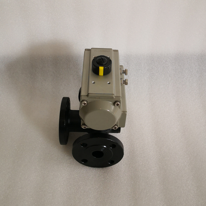 L型Q644F法蘭式高(gāo)平台氣動三通(tōng)球閥側面圖二